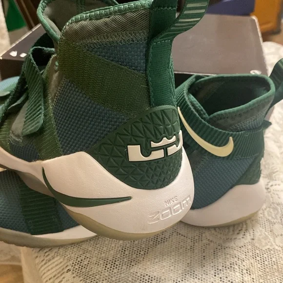 Nike Lebron 11 Celtics soldier basketball shoes. - Picture 7 of 8